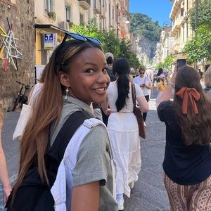 Meet your Posher, Cydney